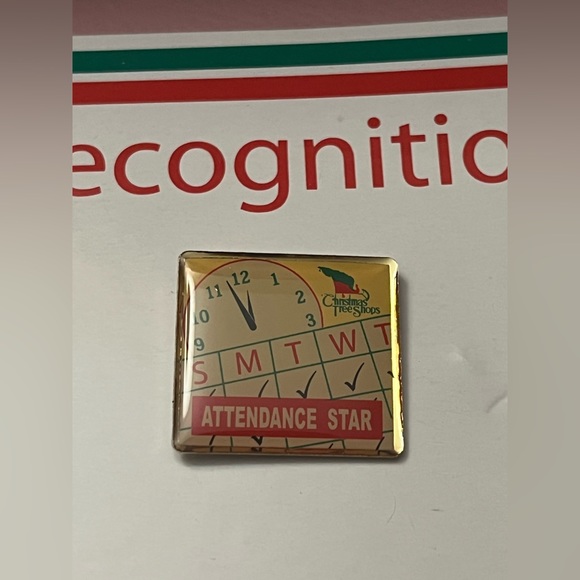 🌺Christmas Tree Shops Attendance Star Pin - Picture 3 of 5